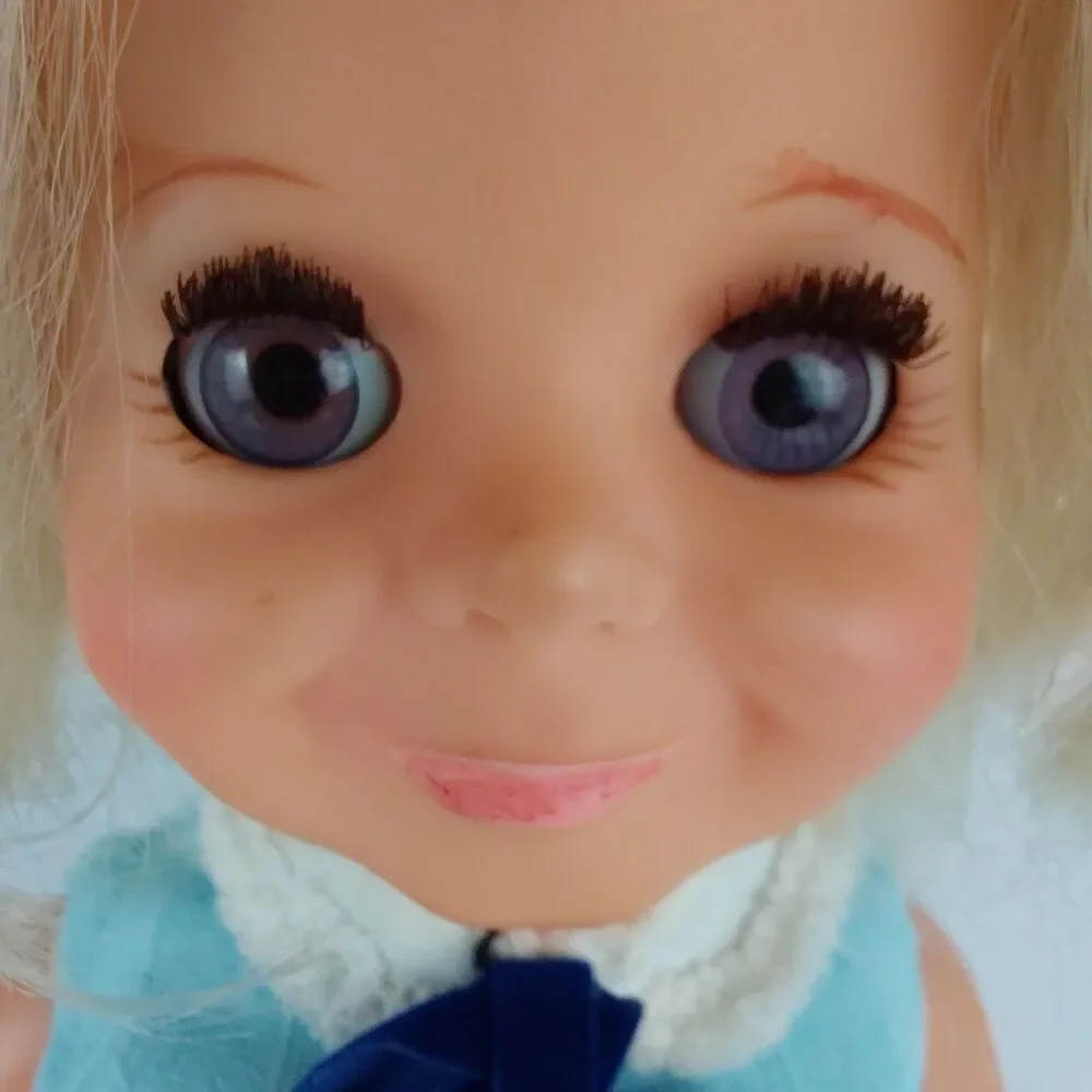 Ideal Crissy VELVET Growing Hair Doll  16